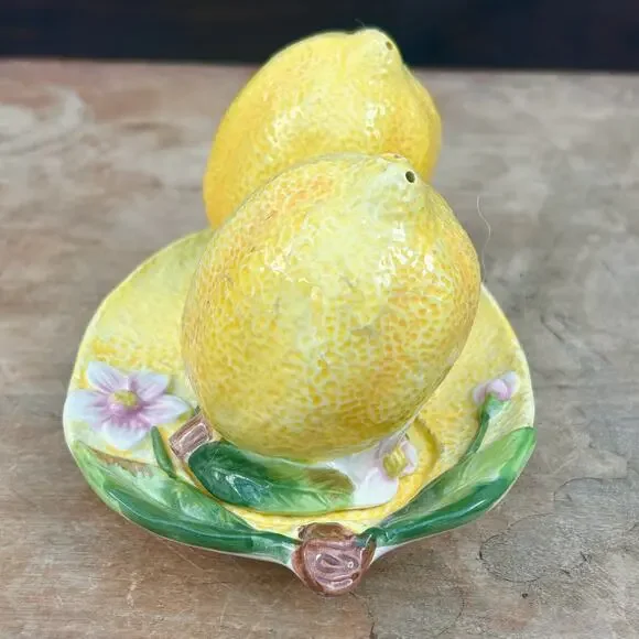 CornerRuby Lemon flower Salt and Pepper Shakers Yellow kitchen country kitsch